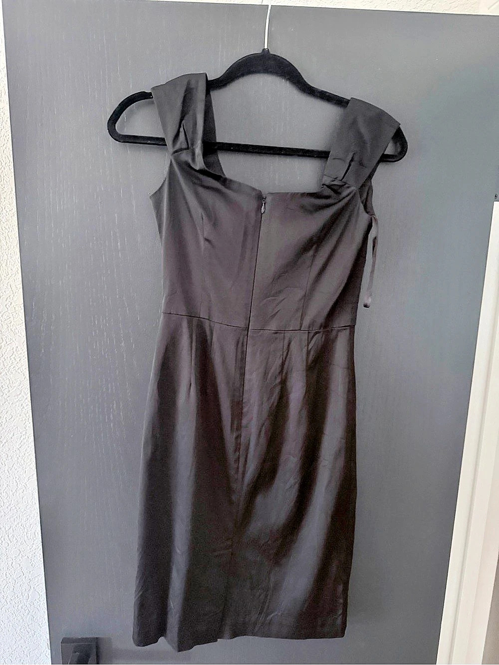 White House Black Market Black Sleeveless Midi Dress Size 0